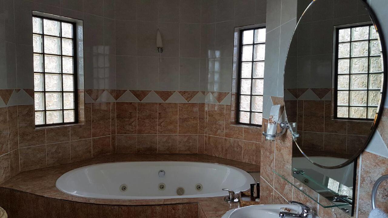 סנטוריון Lily White Guest House מראה חיצוני תמונה