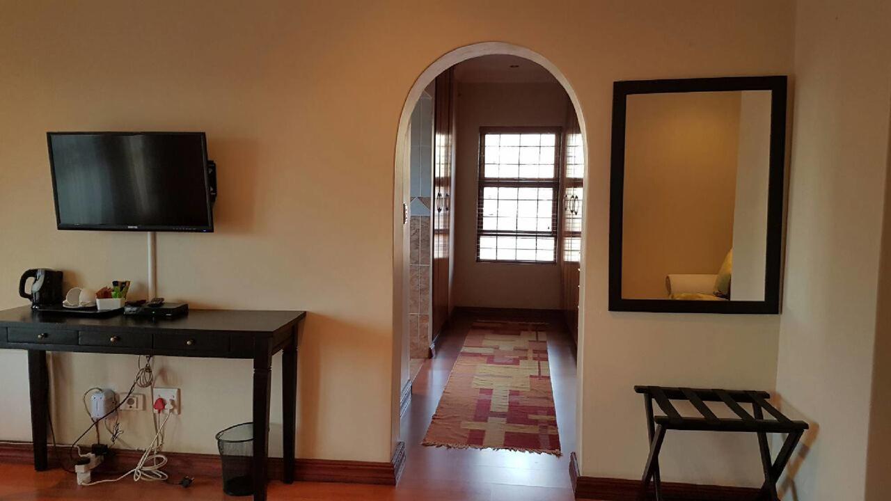 סנטוריון Lily White Guest House מראה חיצוני תמונה