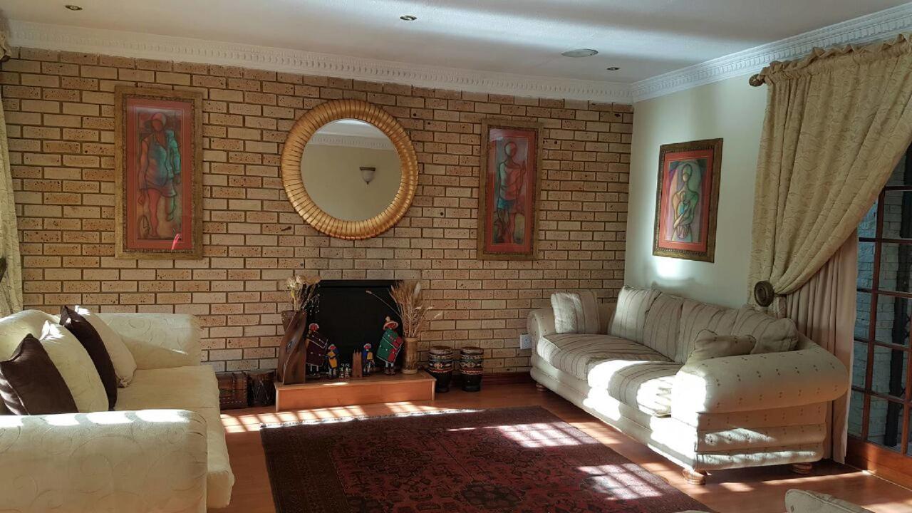 סנטוריון Lily White Guest House מראה חיצוני תמונה